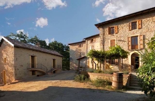 Giuseppina - converted stone barn with spectacular mountain scenery & pool