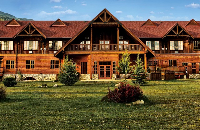 Glacier House Resort