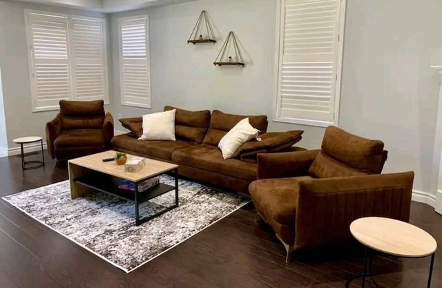 Glamorous 5 BR Getaway Mins Away From Thermea Spa