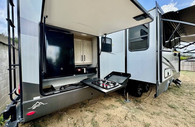Glamping Oasis: Adventure Haven