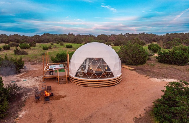 Glamping @ The Refuge-Reconnect with nature!