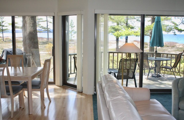 Glen Arbor Lake Michigan Beachfront Condominium