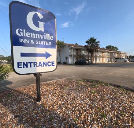 Glennville Inn