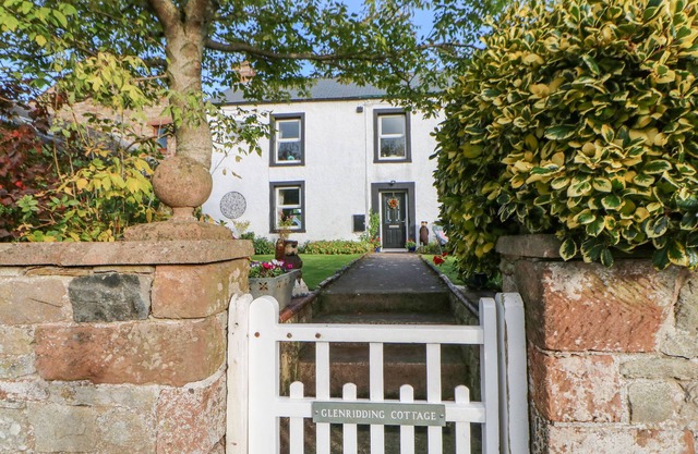 GLENRIDDING COTTAGE, pet friendly in Appleby-In-Westmorland