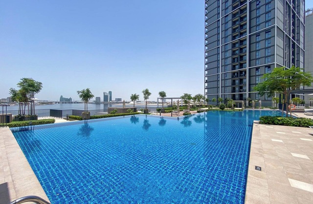 GLOBALSTAY. Creek Edge Tower Apartments