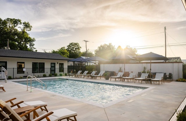 Gloria Inn Unit 6- 5 minutes from Baylor and 2 Blocks to Magnolia