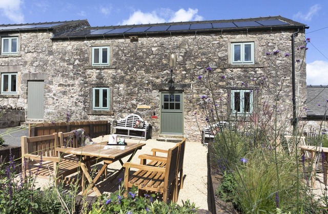 Golconda Cottage - Two Bedroom House, Sleeps 4