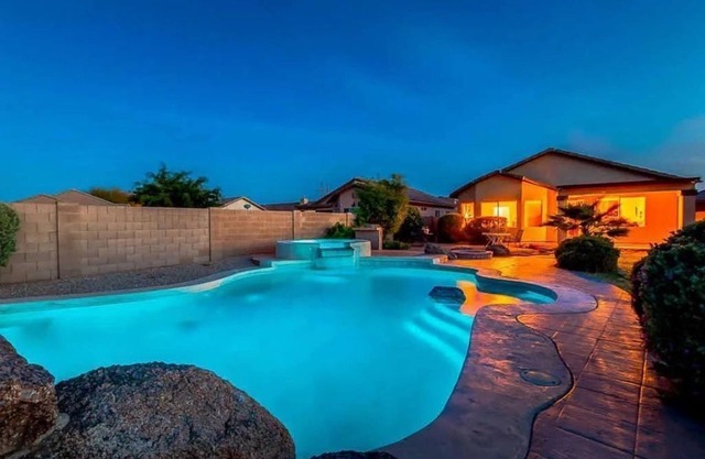 Gold Canyon Getaway: Pool, Spa & Mountain Views