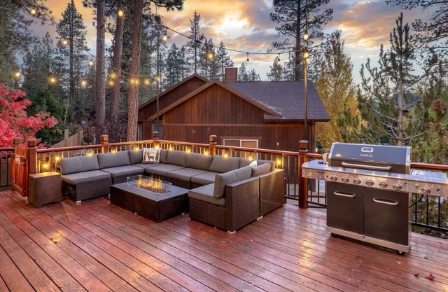 Gold Rush Lodge- 3BR, Pool table and deck