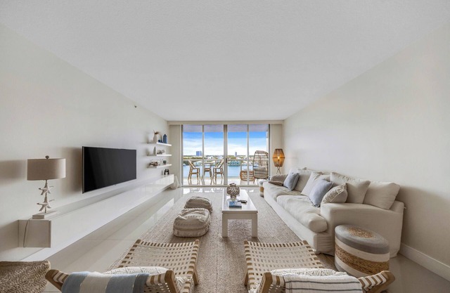 Golden Bay Gem: Your Gateway to Oceanfront Living