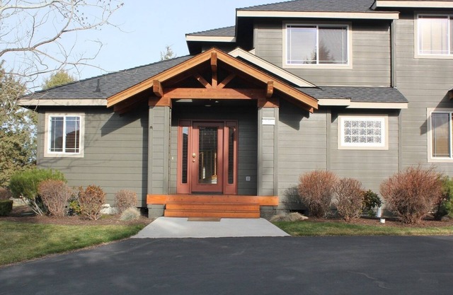 Golden Escape- Private Hot tub, Dog Friendly