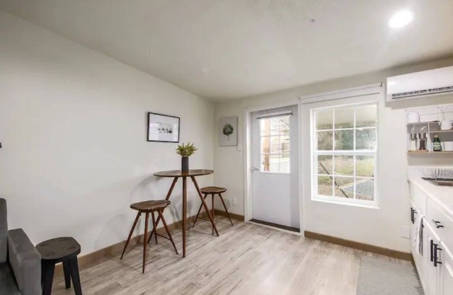 Golden oak one bedroom w a cool patio for vacation