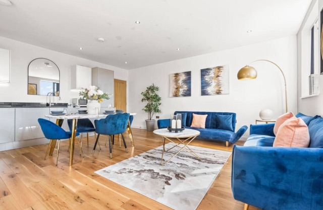 Golden Quarter Apartment | 3 Beds | Contractors