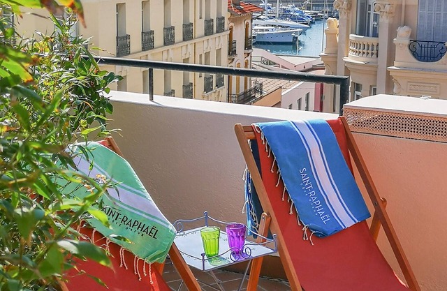 Golden triangle of St-Raphael - Place Coullet