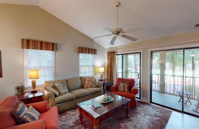 Golf Course Charm Pawleys Getaway