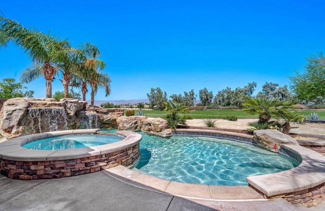 Golf Course home w/Casita, pool/Spa, Waterfall, Outdoor Kitchen and Fire Pit