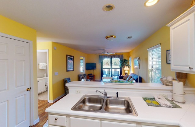 Golfers Haven Charming 2BR Condo Pawleys Island