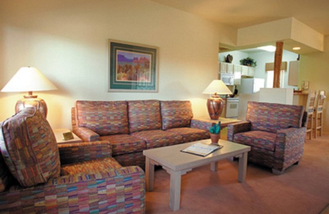 Golfers, Hikers, Cyclers And Gem Show Lovers! Beautiful Condo With Pool & More!