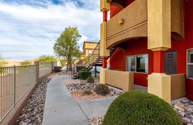 Golfers Paradise - Charming 2-bedroom condo with AC and fitness room in Mesquite