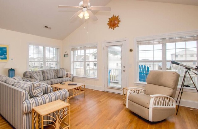Gone Coastal - 2nd Row home; 4BR; Ocean Views from Sun Deck