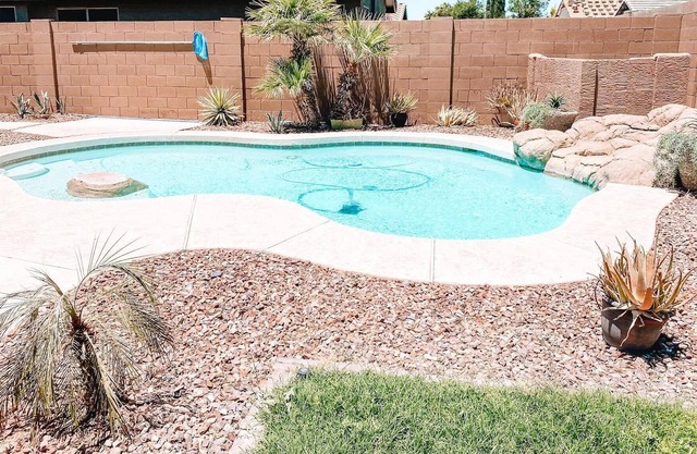 Goodyear Pool Pet Friendly Perfect for Traveling/Club Teams