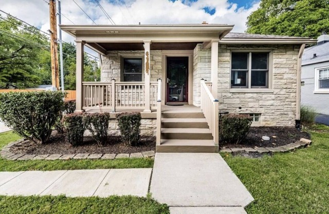 Gorgeous 2- Story home in heart of Broad Ripple & close to Indy downtown