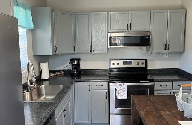 *Gorgeous 2BD|WIFI|Country|Family Friendly|Pets Welcome|Sleep 6|2 miles to MTSU*