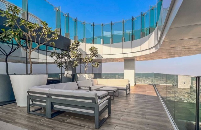 Gorgeous 2BR Close to Metro w/Dubai Frame Views!