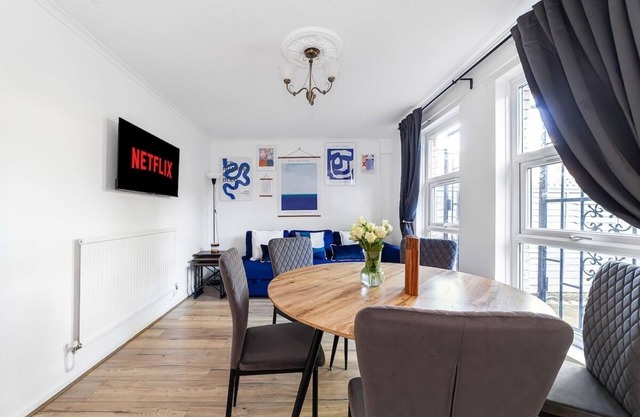 Gorgeous 3 bed flat w/great central location