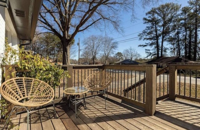 Gorgeous 3BDR, 2BTH Home near Truist Park, The Battery, & Fox Creek Golf Course!