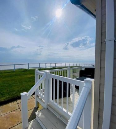 Gorgeous 7 Berth Caravan With Decking And Full Seaviews At Hopton Ref 80053S