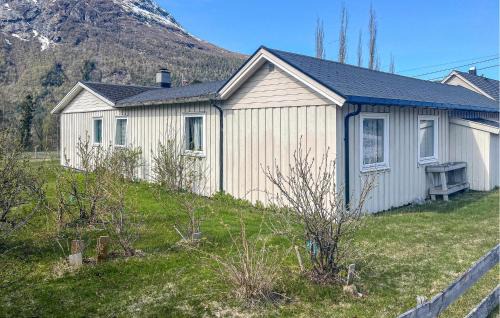 Gorgeous Apartment In Eresfjord