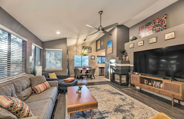 Gorgeous Austin Getaway w/Fire Pit ~ 8 Mi to Dtwn