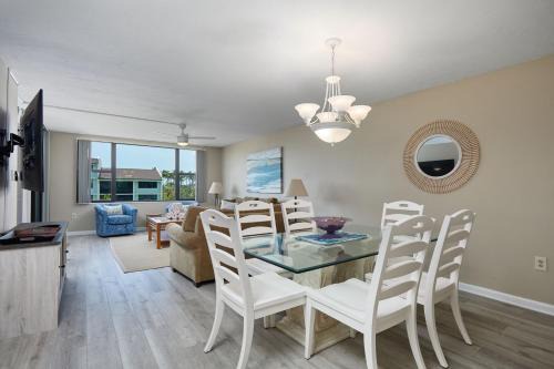 Gorgeous Beachfront Condo at Loggerhead Cay