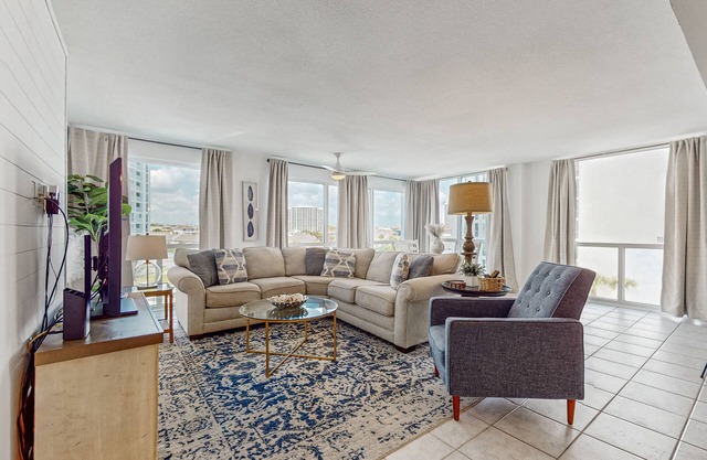 Gorgeous beachview condo with shared pool, shopping and beach access