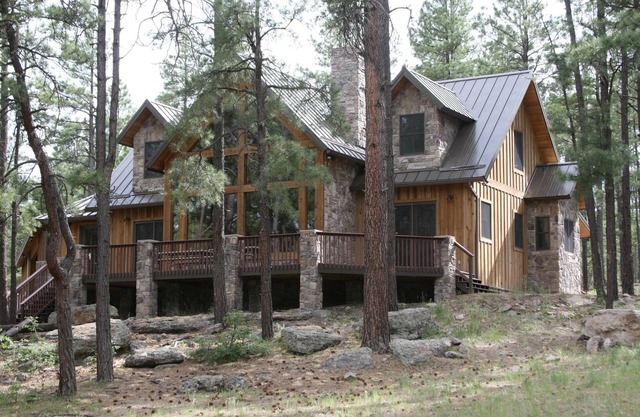 GORGEOUS CABIN IN THE PINES