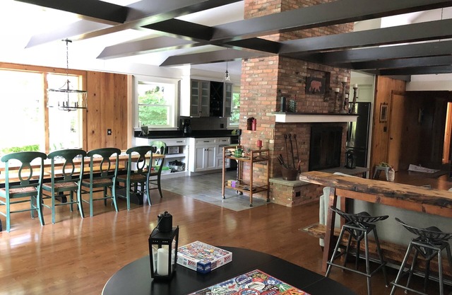 Gorgeous, clean, roomy, single-family near village & Cranmore.