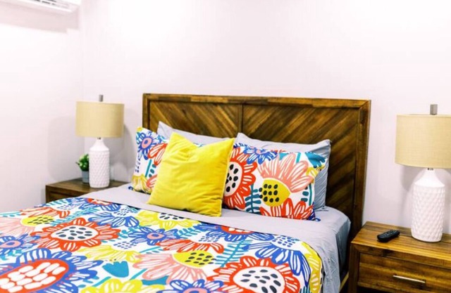 Gorgeous & Comfy 1 BD APT Pool-Parking-Kitchen