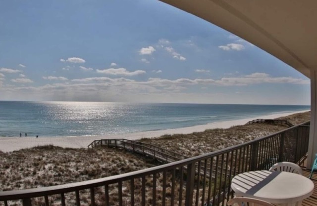 Gorgeous Gulf Front Beach Oasis - Emerald Surf #302