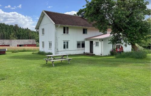 Gorgeous Home In Östra Frölunda