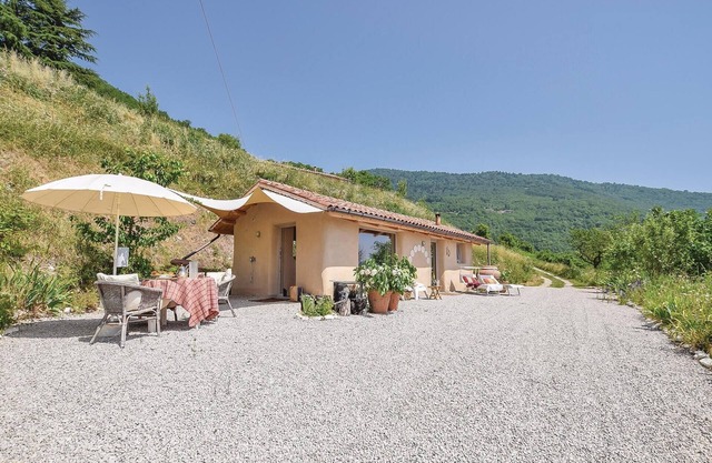 Gorgeous home in Calvene