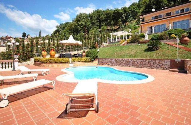 Gorgeous home in Corsanico with WiFi