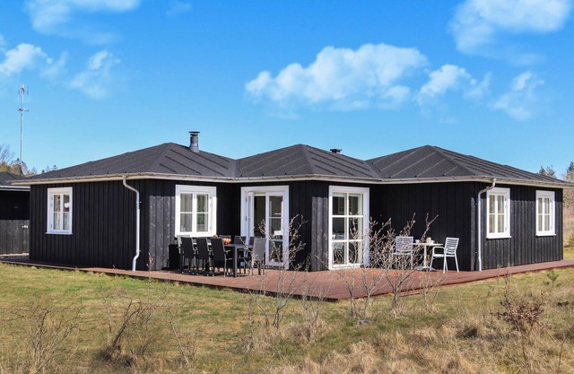 Gorgeous home in Ejstrupholm with WiFi