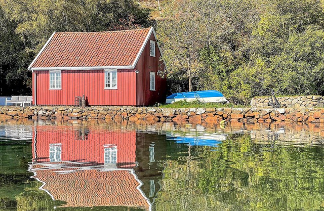 Gorgeous home in Farsund with kitchen