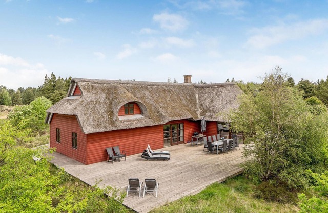 Gorgeous home in Rømø with kitchen