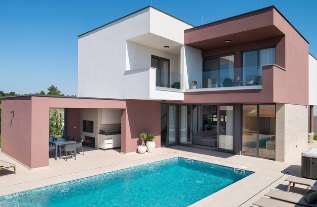 Gorgeous home in Vrsi with WiFi