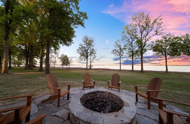 Gorgeous Monkey Island Lakefront Getaway with In-Ground Swim Spa!