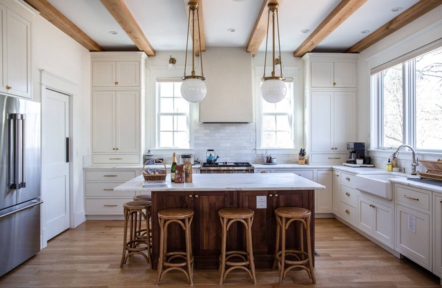Gorgeous New Downtown Custom Home, Walk Everywhere, Pet Friendly, Kid Paradise!