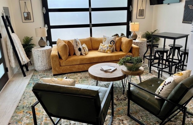 Gorgeous, Newly Built Guesthouse In Charming Downtown Geneva!