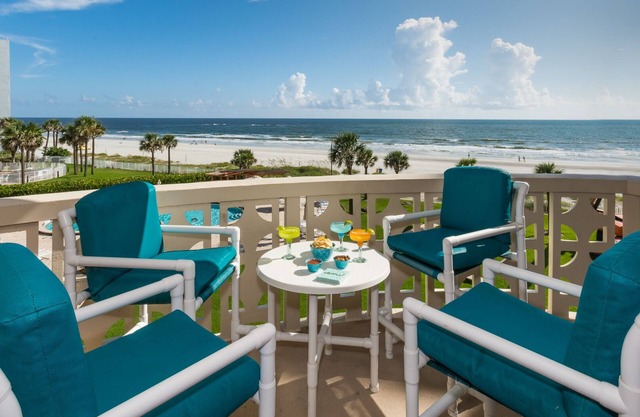 Gorgeous Oceanfront Condo-Walk to Flagler-Updated Beachy Chic-Best NSB Location!